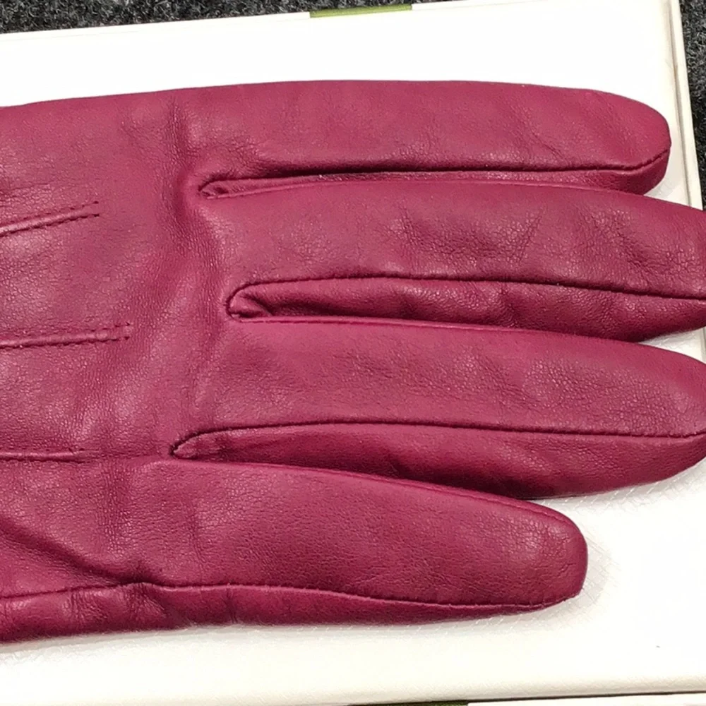 Elma violet lamb skin leather gloves with cashmere lining